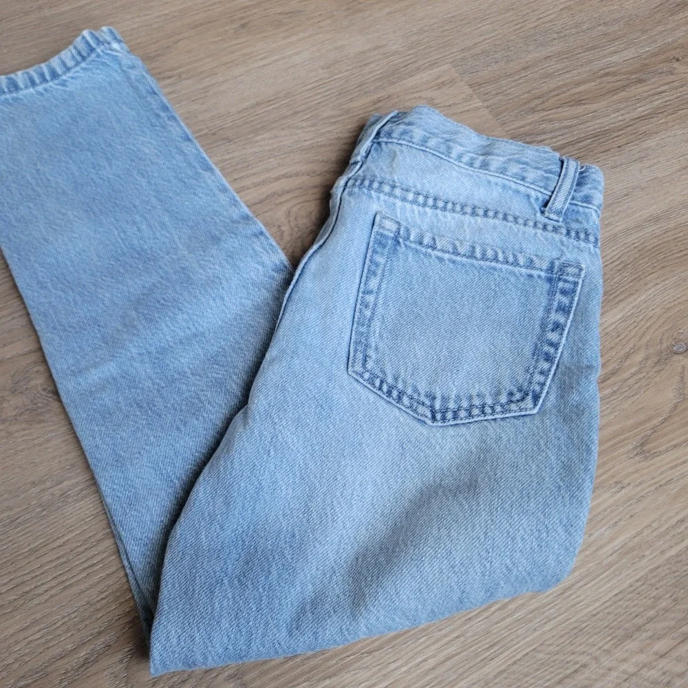 The Childrens Place Girls Girlfriend Jeans 8 Light Wash Patched Distressed Denim